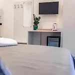 Residenza San Lorenzo 나폴리