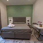 Residenza San Lorenzo 나폴리