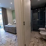 Residenza San Lorenzo 나폴리