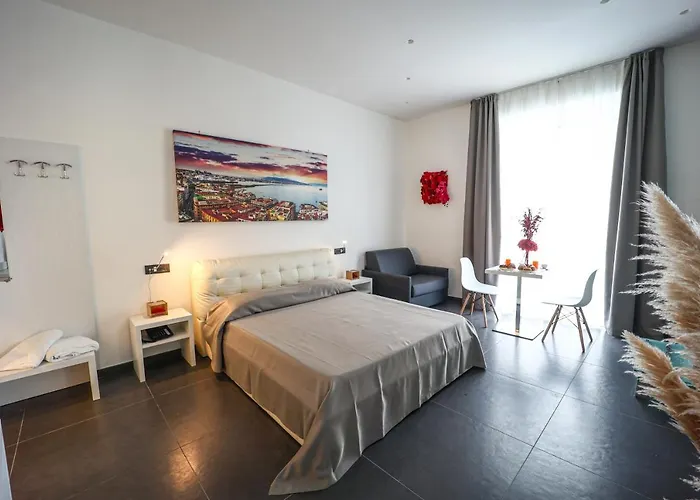 Residenza San Lorenzo فندق مبيت وإفطار نابولي