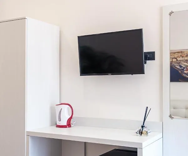 Residenza San Lorenzo 4* نابولي